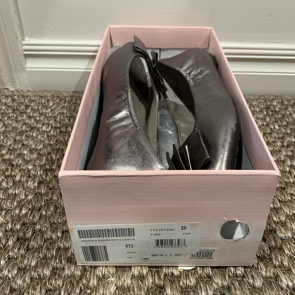 Me Too Metallic Pewter Peep Toe Flats Size:12 - Picture 4 of 7